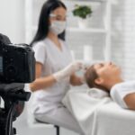 Klinikte muayene öncesi tıbbi fotoğraf çekimi