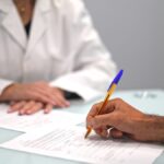 Klinikte bilgilendirilmiş onam formunun imzalanması